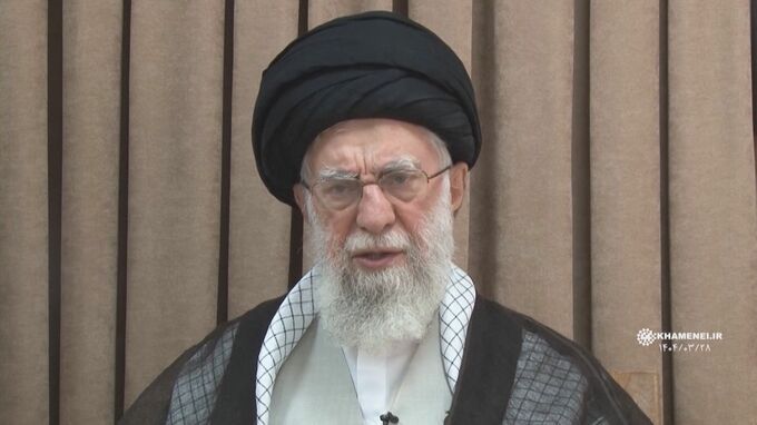 イランの最高指導者ハメネイ師　軍事介入なら「米国は取り返しのつかない損害受ける」と警告|TBS NEWS DIG