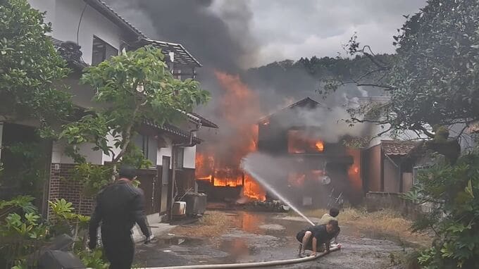 【台風６号】吹きおろしの風「フェーン現象」で被害拡大か…メインストリートが焼け４年ぶりの夏祭り「江尾十七夜」中止に　|　BSSニュース | BSS山陰放送