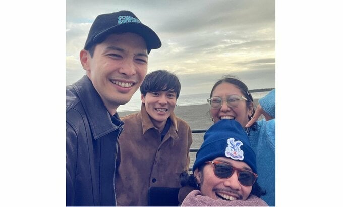 【脳出血で療養中】　清原翔さん　「なんかニット帽くれた！ありがてー」　友人たちとの笑顔ショットに反響|TBS NEWS DIG