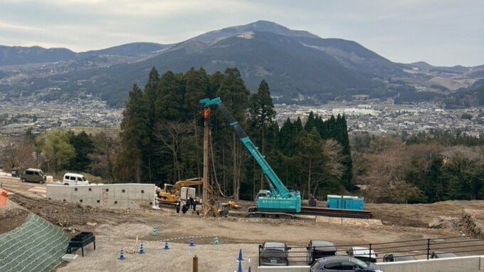 クレーンのフック落下、40代男性作業員に直撃　意識不明の重体　大分・由布市|TBS NEWS DIG