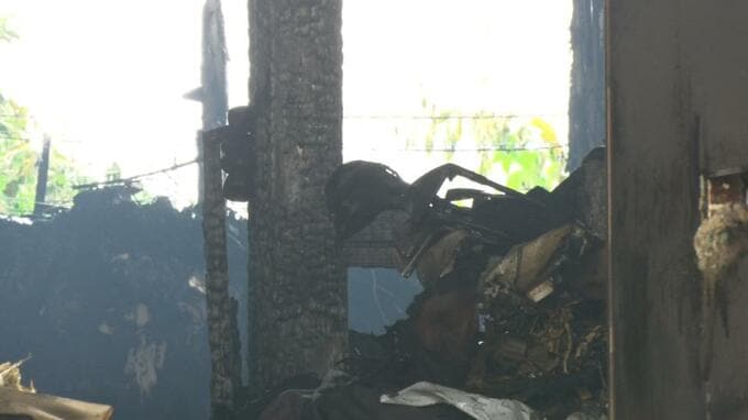 アパートの一室が火事で全焼 身元不明の1人の遺体見つかる　住人と連絡取れず　北谷町　|　沖縄のニュース｜RBC 琉球放送