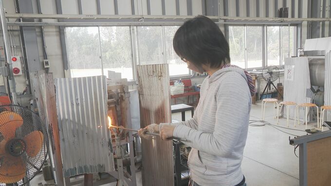能登半島地震で休業続いていた石川・七尾市の能登島ガラス工房が営業再開 人気の吹きガラス体験も21日から　|　石川県のニュース｜MRO北陸放送