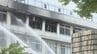 東京・北区の小学校火災　火元付近のコンセントにささっていたプラグの電気コードが焼き切れた状態で見つかる　近くには電気ストーブとサーキュレーター、燃えた衣類なども|TBS NEWS DIG