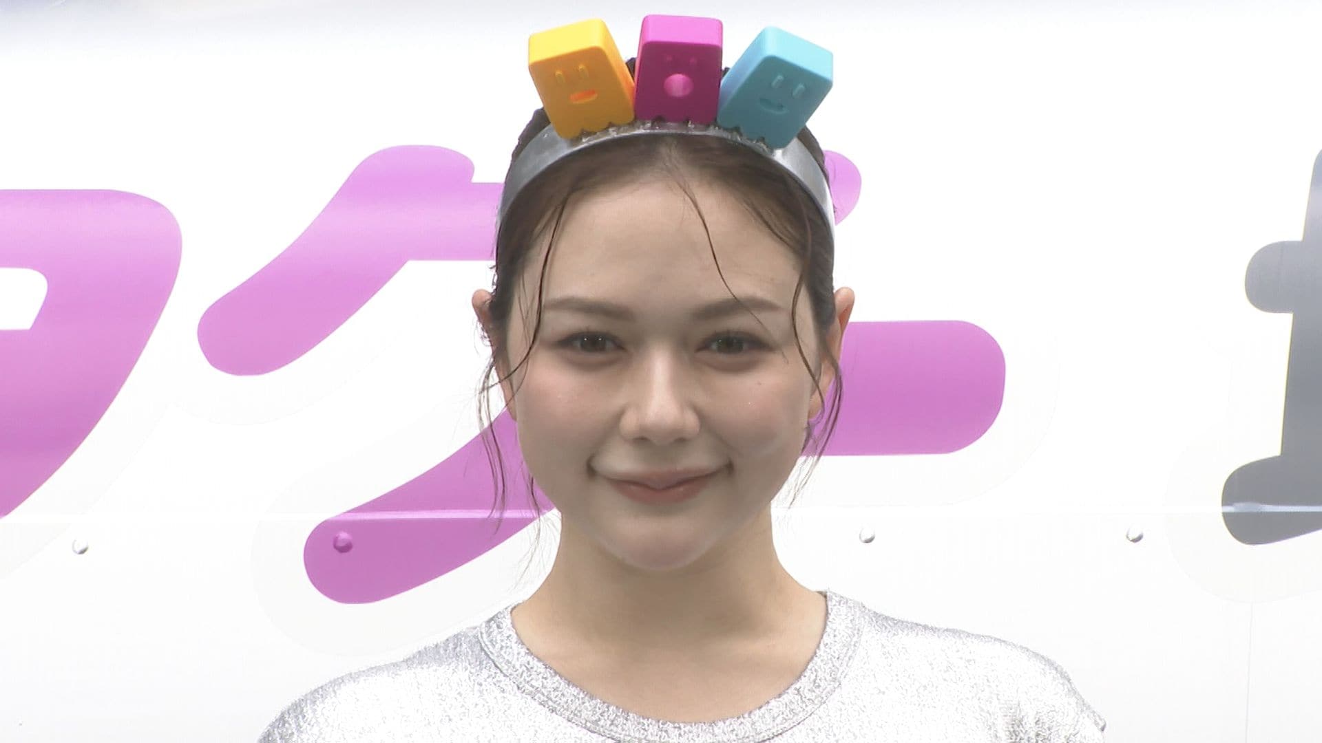 村重杏奈】ロケ合間のグミは〝2〜3袋バッグに忍ばせて〟 「村重ボディ