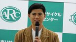 【 小島よしお 】服を着てネタ披露「服を着ている方が恥ずかしい」　〝作り出したギャグ〟への愛「捨てるという意識はない」|TBS NEWS DIG