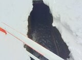 「流雪溝に人が流された」と通報　除雪作業中の男性2人が水路に流され行方不明に　午後4時ごろには付近で救助活動　新潟県十日町市|TBS NEWS DIG