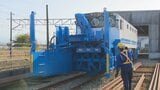 本格的な雪シーズンへ備え万全！あいの風とやま鉄道…ラッセルとロータリーの2機能持つ特殊除雪車「投排雪保守用車」の点検作業を公開　富山　|　富山のニュース｜天気・防災｜チューリップテレビ