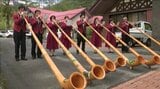 中央アルプスの観光シーズンの幕開け告げる「開山式」アルプホルンの演奏も披露…のどかな音色が響きわたる | SBC NEWS | 長野のニュース | SBC信越放送