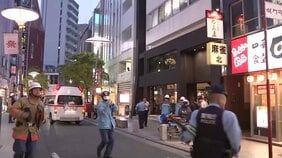 「従業員が急に刺された」東京・港区赤坂で30代男性が腹を刺され意識不明の重体 別の30代男性も指を切る軽いけが 30代外国籍の男を殺人未遂の疑いで現行犯逮捕|TBS NEWS DIG