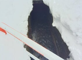 「流雪溝に人が流された」と通報　作業員の男性2人が流雪溝に流され行方不明に　流雪溝の詰まりを取る作業中　新潟県十日町市|TBS NEWS DIG