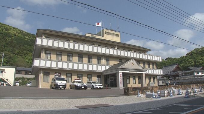 刃物で知人男性の首などを切りつけ 傷害容疑で70代の男逮捕　男は容疑を否認|TBS NEWS DIG