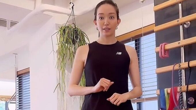 【 松島花 】トレーニングチューブが切れ「やったぁ～」目を見開きビックリ　内転筋をひたすら鍛える　フォロワー感嘆「姿勢美しすぎ」|TBS NEWS DIG