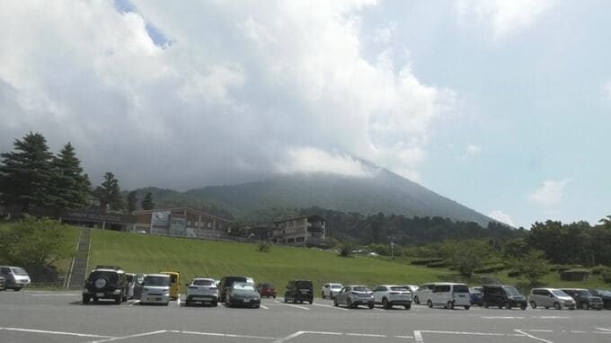 「眼鏡が木の枝にあたって割れて、視界が悪く下山できない」救助に向かうも発見できず…国立公園大山で山岳遭難　23日捜索隊と県警ヘリで捜索再開も…午前10時現在発見に至らず　|　BSSニュース | BSS山陰放送