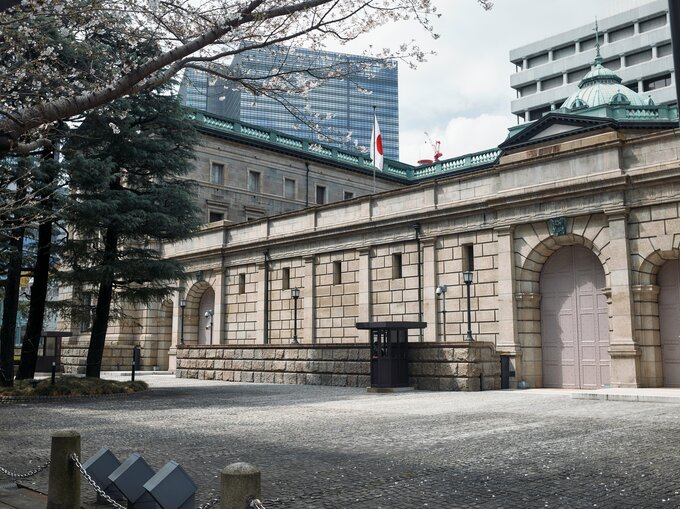 国債買い入れ減額は27年4月以降に停止の見込みで、円相場の反応が重要