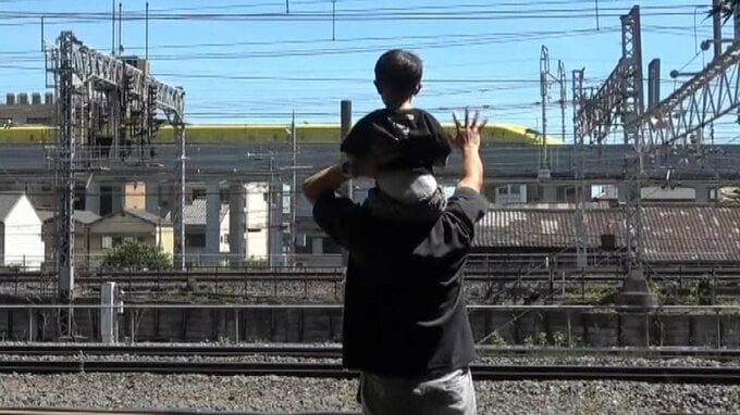 『ドクターイエロー』ファンの３歳男児が実物と初対面「かっこよかった」　一緒に見に来た父親「感動。僕の方がテンション上がっちゃいました」|TBS NEWS DIG