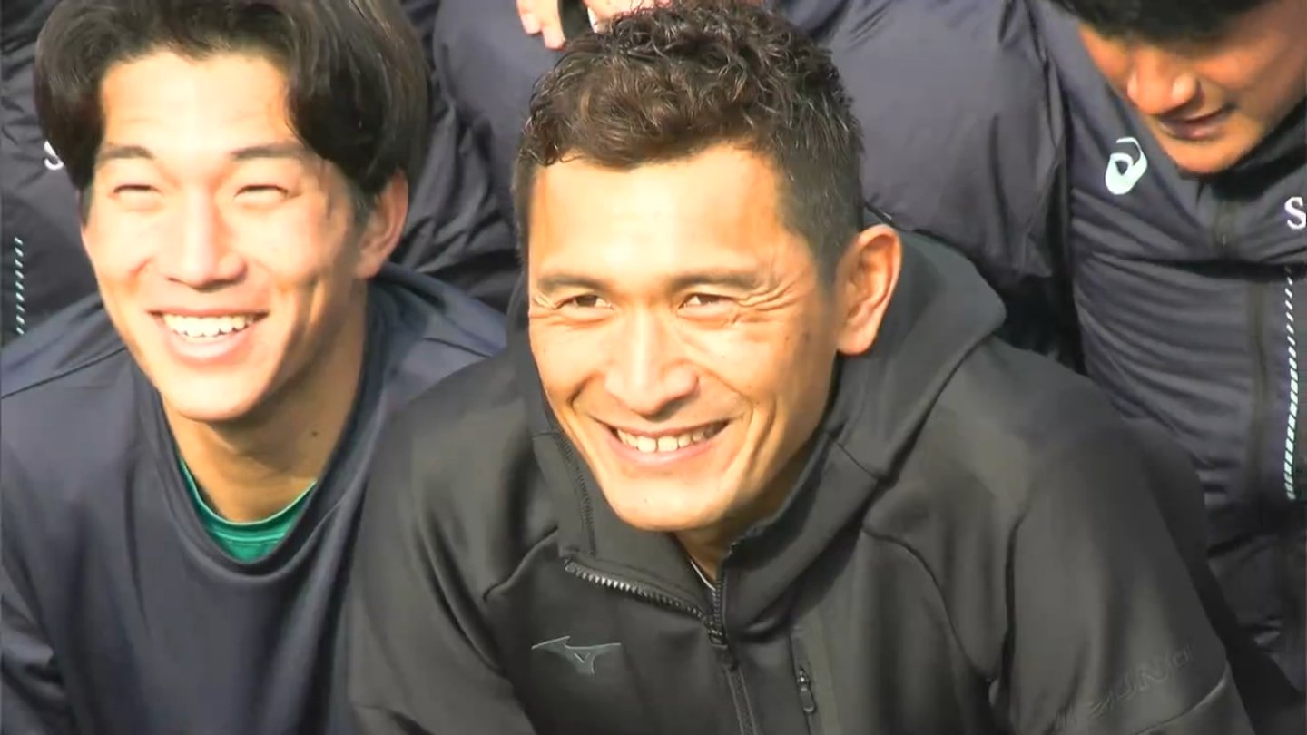 サッカー元日本代表 J1・サンフレッチェ広島の青山敏弘選手が母校の作