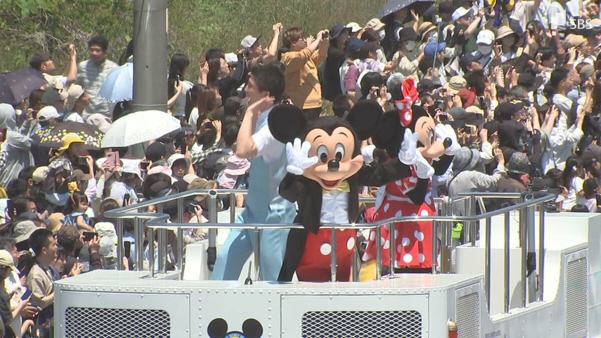 ミッキーとドナルドが投げキッスしてくれた」焼津みなとまつりに東京