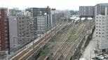 「何かが当たったような…」朝ラッシュの列車内で21歳女子大学生の背後に立ち下腹部を押し当てたか 49歳会社員の男「事実無根」否認|TBS NEWS DIG