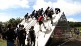 世界最大級の障害物レース「スパルタンレース」富士山のふもとで開催 20個の障害物を乗り越え全長5キロのコースでタイム競う=静岡|TBS NEWS DIG