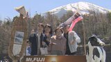 「まだ雪があって不思議」富士山5合目 国内外からの観光客で賑わう | 山梨のニュース | UTYテレビ山梨