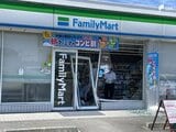 コンビニ店舗にトラックぶつかる けが人はなし 運転の男性「アクセルとブレーキ踏み間違えた」=静岡・吉田町|TBS NEWS DIG