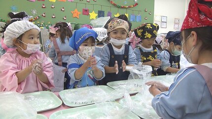 幼稚園で伝統の餅つき体験 園児150人が25キロつき、新年の準備 大分市