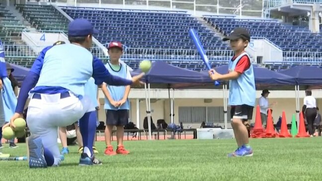 目指せ大谷翔平選手　岩手・盛岡市で野球未経験の児童ら対象に親子教室　岩手大学硬式野球部がコツ教える|TBS NEWS DIG
