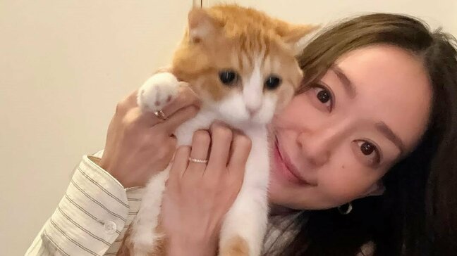 【松島花】愛猫ごろりんとの2ショット画像を公開　「一緒に撮るのは寝てる時に限る、笑」|TBS NEWS DIG