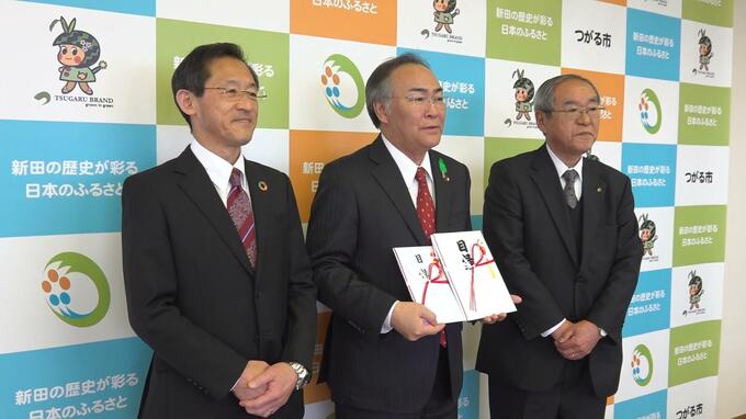 桜並木の植樹に役立ててもらおうと地元の企業グループが100万円を市に寄付　青森県つがる市　|　青森のニュース│ATV NEWS│青森テレビ