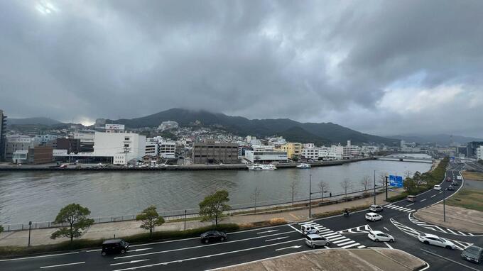 九州北部で春一番　雲仙岳では最大瞬間風速23.4mの南風 各地で今年最高気温に|TBS NEWS DIG