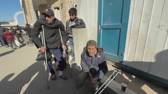 イスラエル軍がパレスチナ自治区ガザ北部の病院に突入　院長や医療スタッフを拘束、病院は攻撃による火災で機能停止|TBS NEWS DIG