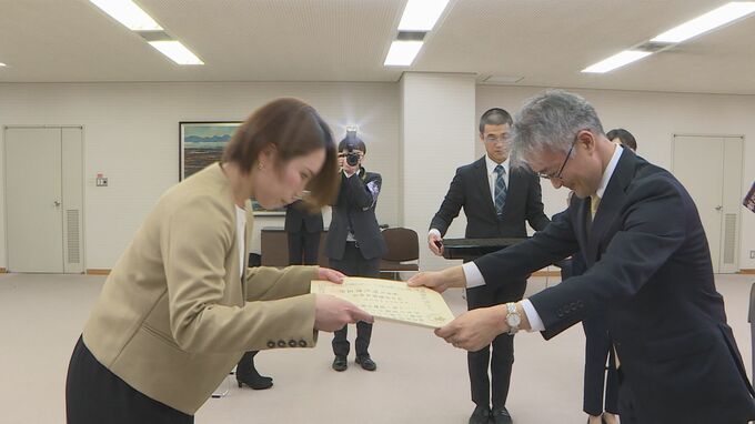 駐在署暮らし20年超も　駐在所で警察業務を支える警察官の家族に感謝状　山口県警|TBS NEWS DIG