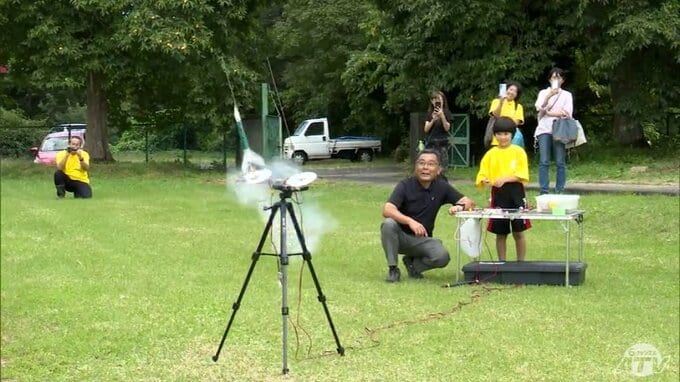 小学校が閉校前に手作りロケット打ち上げ　講師は「下町ロケット」モデルの社長　青森県階上町|TBS NEWS DIG