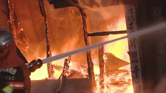 【速報】三村申吾前青森県知事の自宅で火災　「煙が充満している。火が見える」消防車両10台出動で消火活動中　これまでにけが人や逃げ遅れの情報なし|TBS NEWS DIG