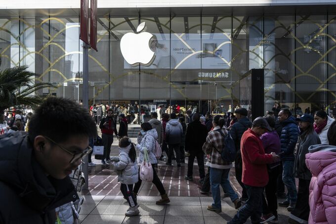 アップルを次々と襲う危機、中国での低迷に地政学リスクが追い打ち