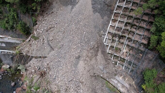 高知県安芸市の県道土砂崩れ現場 28日から工事用道路を時間規制で開放 畑山集落の孤立6日ぶりに解消へ|TBS NEWS DIG