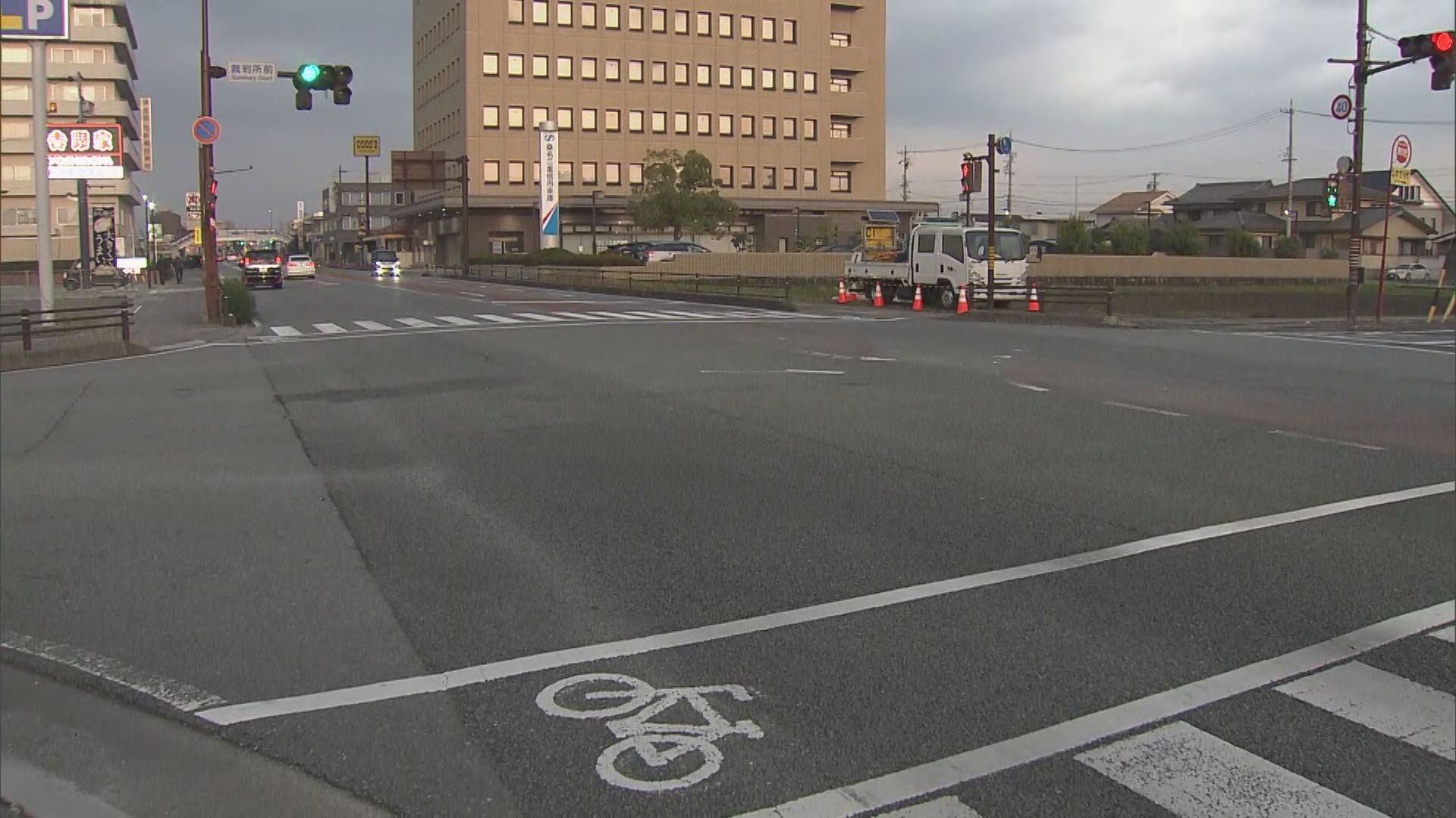 警察「再発防止に努める」 緊急走行中のパトカーが衝突事故　赤色灯つけサイレン鳴らし赤信号の交差点に進入