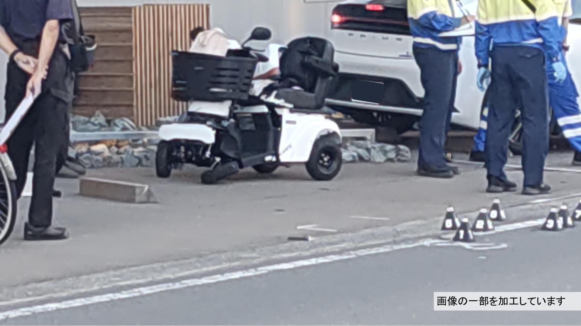 速報・更新】トラックとシニアカー（電動車いす）が衝突 高齢女性が