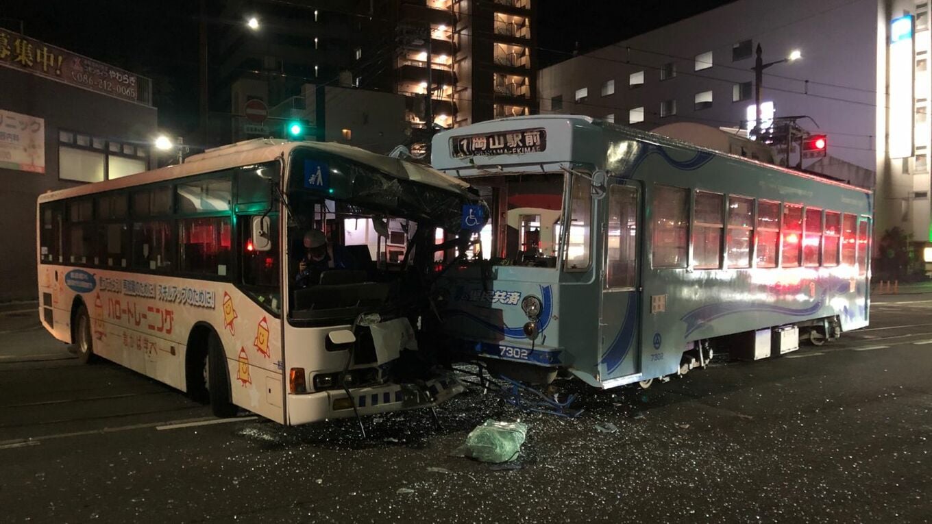 岡山 路面 電車 事故
