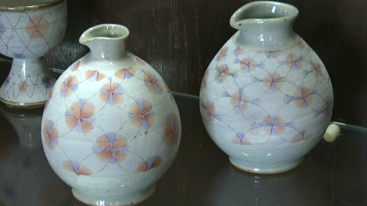 磁器のシャープさと土の温かみが融合「半陶半磁」の作品展 熊本県八代