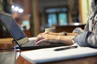 若年大卒者の失業率上昇、原因はAIより在宅勤務の可能性－NY連銀| TBS CROSS DIG with Bloomberg