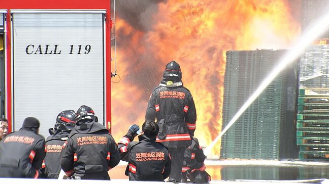 【詳報】午後6時35分鎮火　立ち上る黒煙　笠岡市で合成化学製品の工場などが燃える火災　隣接する運輸会社が火元か【岡山】|TBS NEWS DIG