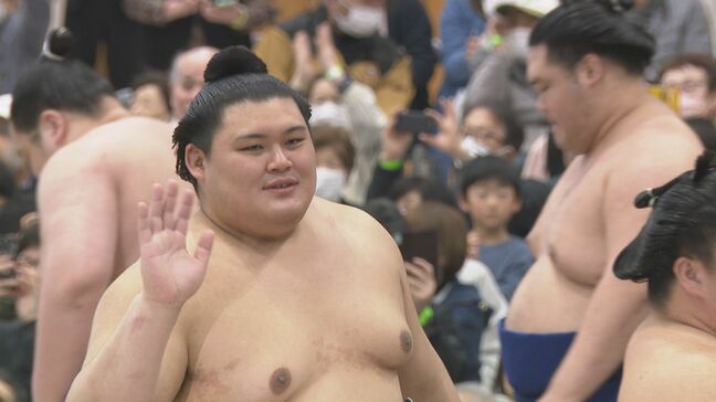 横綱・大の里が1敗守る ライバル・豊昇龍が2敗になり優勝争い単独トップに 大相撲秋場所13日目|TBS NEWS DIG