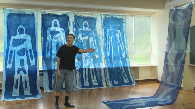 閉校した小学校活用　シンゴウムラアートプロジェクト　期間中に作品を増やしながら展示　青森・新郷村|TBS NEWS DIG