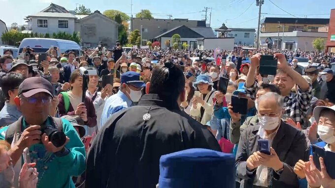 【快報】地元は“満員御礼”　尊富士「凱旋パレード」がはじまる！！　偉業達成おめでとう！感動をありがとう！|TBS NEWS DIG