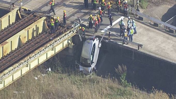 電車と衝突した車は道路から転落… 名鉄常滑線の踏切で事故 車に乗っていた60代男性ケガ 名古屋･南区　|　名古屋・愛知・岐阜・三重のニュース【CBC news】 | CBC web