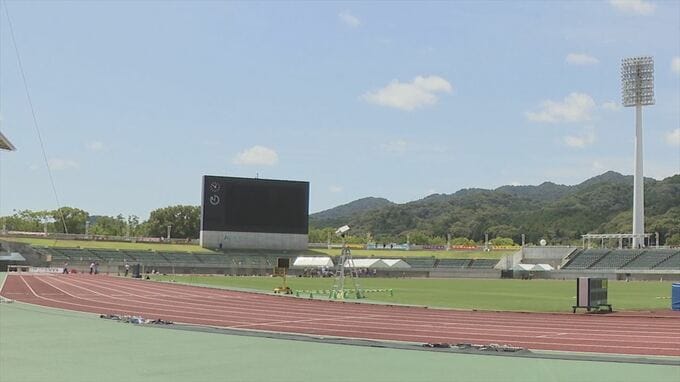 全日本中学校陸上選手権・リレー　生徒4人が出場できず　顧問がエントリー用紙を締め切り8分後に提出、欠場扱い　学校側はあす、保護者らに説明へ　山梨　|　山梨のニュース | ＵＴＹテレビ山梨