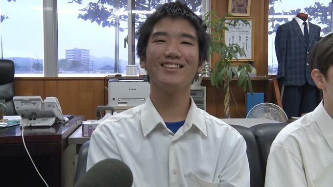 「大丈夫ですか」中学生4人が路上に倒れていた高齢女性を救助　|　沖縄のニュース｜RBC 琉球放送