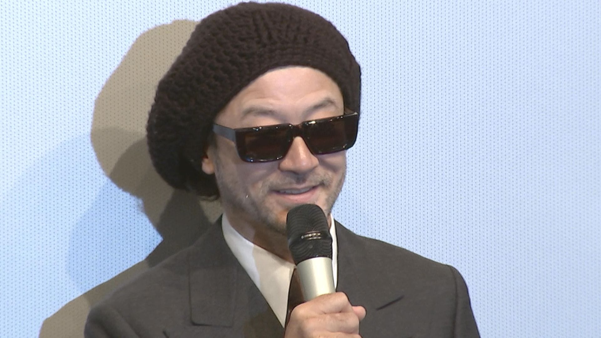 浅野忠信】15年ぶりの監督作品は “分かりづらい作品” 「ひとつ種明かし