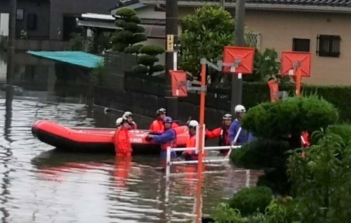 大雨で複数の住宅が床上浸水・ボートで住民を救助…山口市 | TBS NEWS DIG